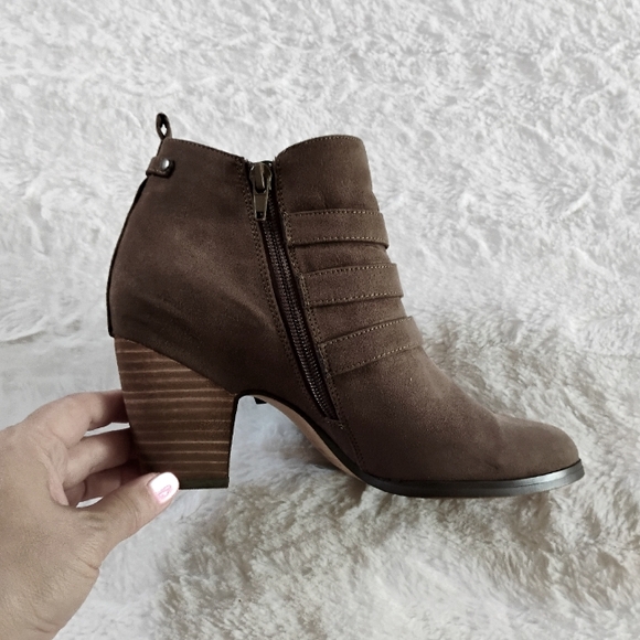 Crown Vintage Kallee Buckle Booties - Picture 3 of 9